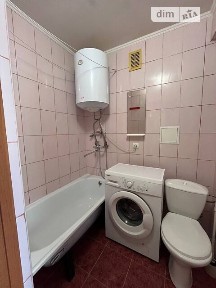 Київська вулиця, район Автовокзал, Рівне, вул. Київська 12А • ID 33901476