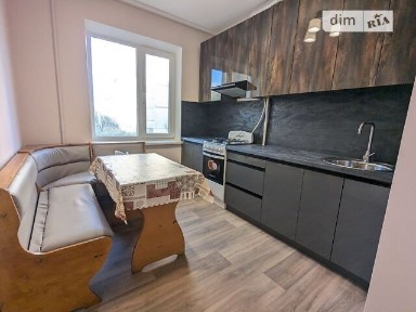 Київська вулиця, район 12-школа, Рівне, вул. Київська 83 • ID 33848846