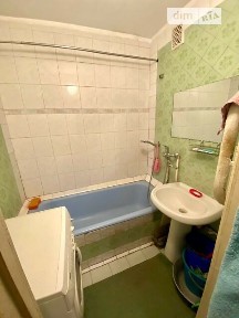 Ревуцького вулиця, мікрорайон Харківський Масив, район Дарницький, Київ, метро Харківська, вул. Ревуцького 17Б • ID 33845792