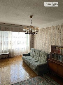 вулиця Романа Ратушного, мікрорайон Залізничний Масив, район Солом'янський, Київ, метро Вокзальна, вул. Романа Ратушного 33 • ID 33630055