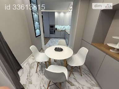 Довготривала оренда 3к квартири на вул. Миру 3 • ID 33613815