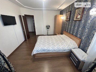 Довготривала оренда 2к квартири на шосе Харківське 19 • ID 33603986