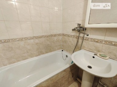 Космонавтів вулиця, Одеса, вул. Космонавтів 42 • ID 33502894