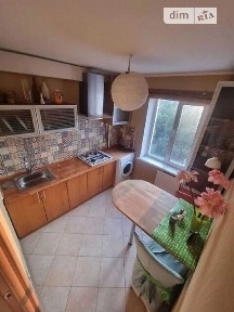 вулиця Романа Ратушного, мікрорайон Солом'янка, район Солом'янський, Київ, метро Олімпійська, вул. Романа Ратушного 18 • ID 33311024