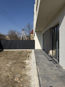Зданий боковий таунхаус в Крихівцяв