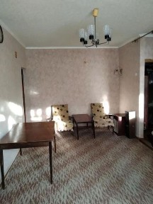 Продам 3-комн квартиру в районе Петровского просп.
