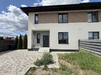 Дуплекс 130 м² у Гостомелі з газом, з максимальним наповненням під чистовий ремонт.