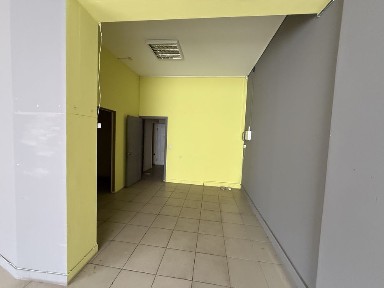 Оренда фасадного приміщення з окремим входом!