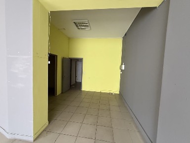 Оренда фасадного приміщення з окремим входом!