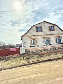 Продам добротний та міцний будинок в місті Бобринець.