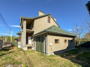 Маєток з панорамним видом на місто: 275 м² якості та простору