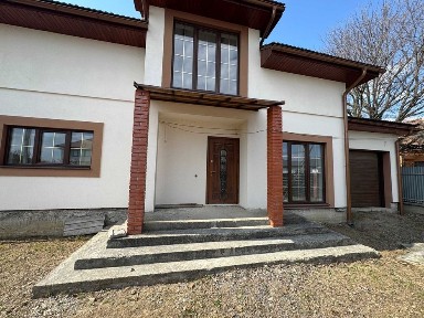 Продається новий дім, збудований по індивідуальному проекту!