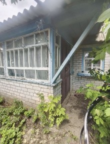 Будинок із великою земельною ділянкою 46 соток у с. Зороків - лише $10.000