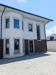 Зданий Таунхаус, Гостинний двір, Кварц