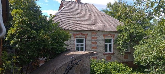 Продаж будинку в передмісті