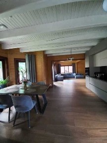 Продаж! Будинок зі зрубу з авторським ремонтом, 200м. кв, 12 соток! Поруч ліс, два ставки! с Білогородка!