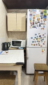 В продаже хорошая коммунальная квартира.