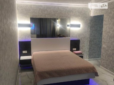Здам подобово 1к квартиру на вул. Олександра Халаменюка 4 • ID 34598696