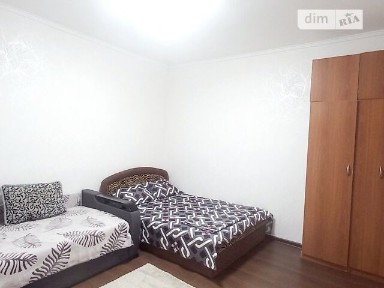 Здам подобово 1к квартиру на вул. Степана Бандери 12 • ID 33943247