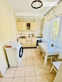 Здам подобово 2к квартиру на вул. Братиславська 18 • ID 33741098