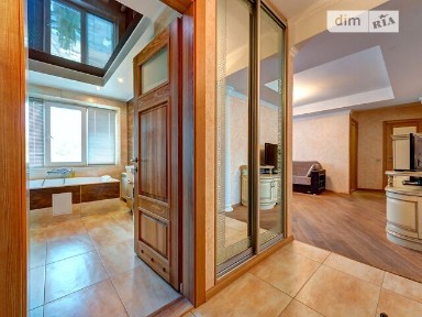 Здам подобово 3к квартиру на бул. Лесі Українки 2 • ID 33554340