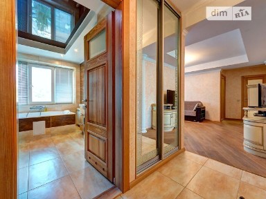 Здам подобово 3к квартиру на бул. Лесі Українки 2 • ID 33554340