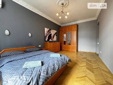 Басейна вулиця, Київ, метро Палац спорту, вул. Басейна 17 • ID 33539727