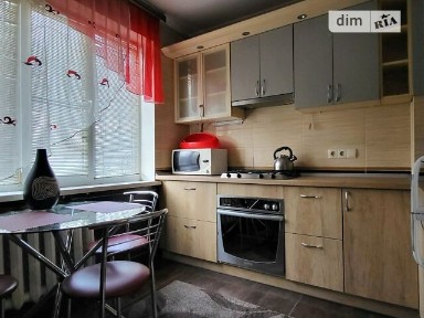 Здам подобово 1к квартиру на вул. Ярослава Мудрого 15 • ID 33181599