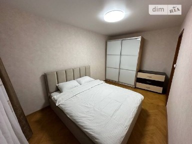 Здам подобово 2к квартиру на вул. Павлова 8 • ID 33176935