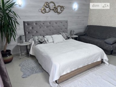 Здам подобово 1к квартиру на вул. Зодчих 3 • ID 33119908