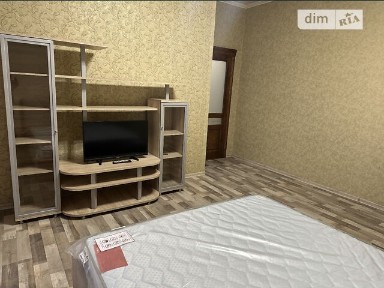 Здам подобово 1к квартиру на вул. О. Хіри 21 • ID 32950034