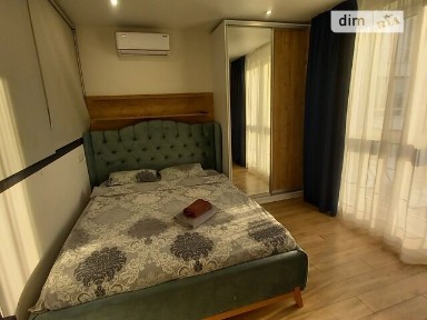 Здам подобово 2к квартиру на вул. Рогатинська Левада 18 • ID 32831957
