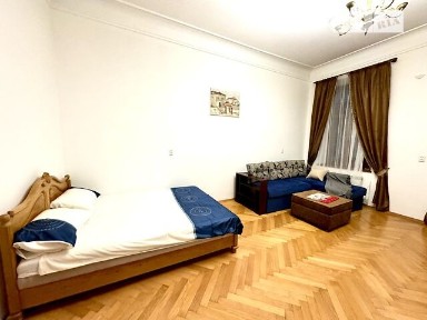 Здам подобово 1к квартиру на вул. Кучера Академіка 15 • ID 32674252