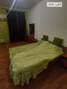 Здам подобово 2к квартиру на майд. майдан Павлівський 5 • ID 32666935