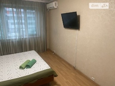 Здам подобово 1к квартиру на вул. Патріарха Мстислава Скрипника 7 • ID 32607022
