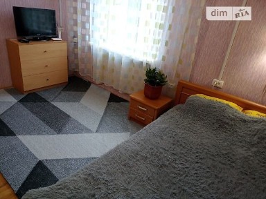 Здам подобово 2к квартиру на вул. Степана Бандери 37 • ID 32599395