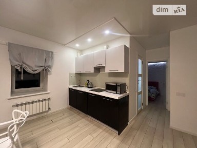 Здам подобово 3к квартиру на вул. Басейна 3 • ID 32504836
