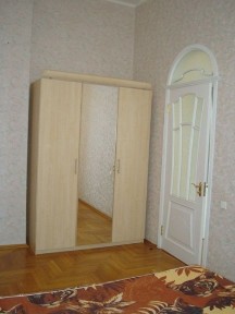 2к/к, м. Золоті Ворота, вул. Стрілецька, буд. 4, (Яр. Вал, Рейтарська, Гончара, Велика Житомирська, Володимірська) 45000 грн без комисії