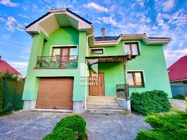 Продам гарний будинок в тихому місті, не далаеко від 