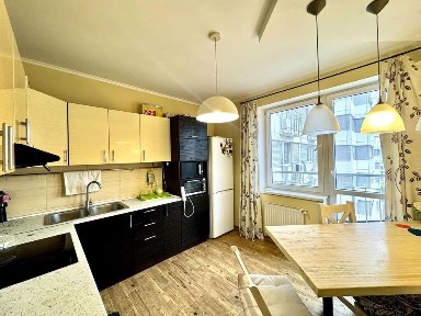 Продам 2-к квартиру з ремонтом в ЖК Зоряне містечко-2/парк Перемоги (3-218-036)