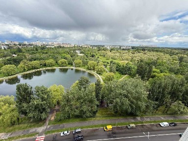 Київська обл., Броварський район, м. Бровари, Грушевського вул., 7