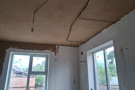 Копили Продаж окремого будинку