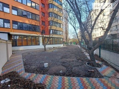 Продаж спеціального приміщення на вул. Олексія Вадатурського 18, площа 720 кв. м • ID 30392090