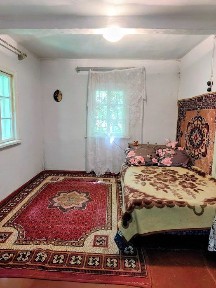 Продається затишний будинок в смт Гребінки.