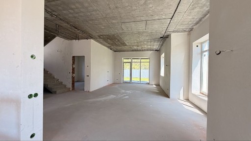 Великий заміський будинок 213 м² Стоянка | сосни, озеро, 5 хв до Києва