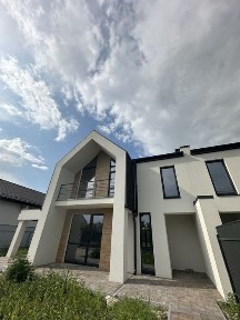 Дуплекс 154 кв. м 18 км до Києва с. Дмитрівка газ поруч. Без комісії