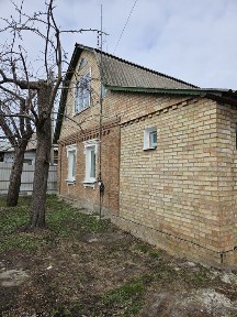 Будинок Буча, та земельна ділянка