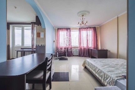 Київ, Михайла Гришка вул., 9