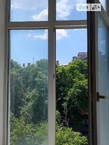 Продаж кімнати 30 кв. м на пл. Соборна • ID 31895860