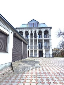 Довгострокова оренда будинку від власника з верандою на вул. Богдана Хмельницького 7 • ID 33522496